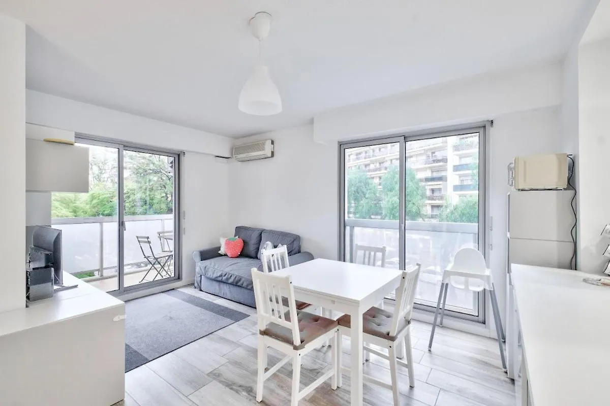 Apartment Flat With Balcony 15Min From Promenade Des Anglais Nice