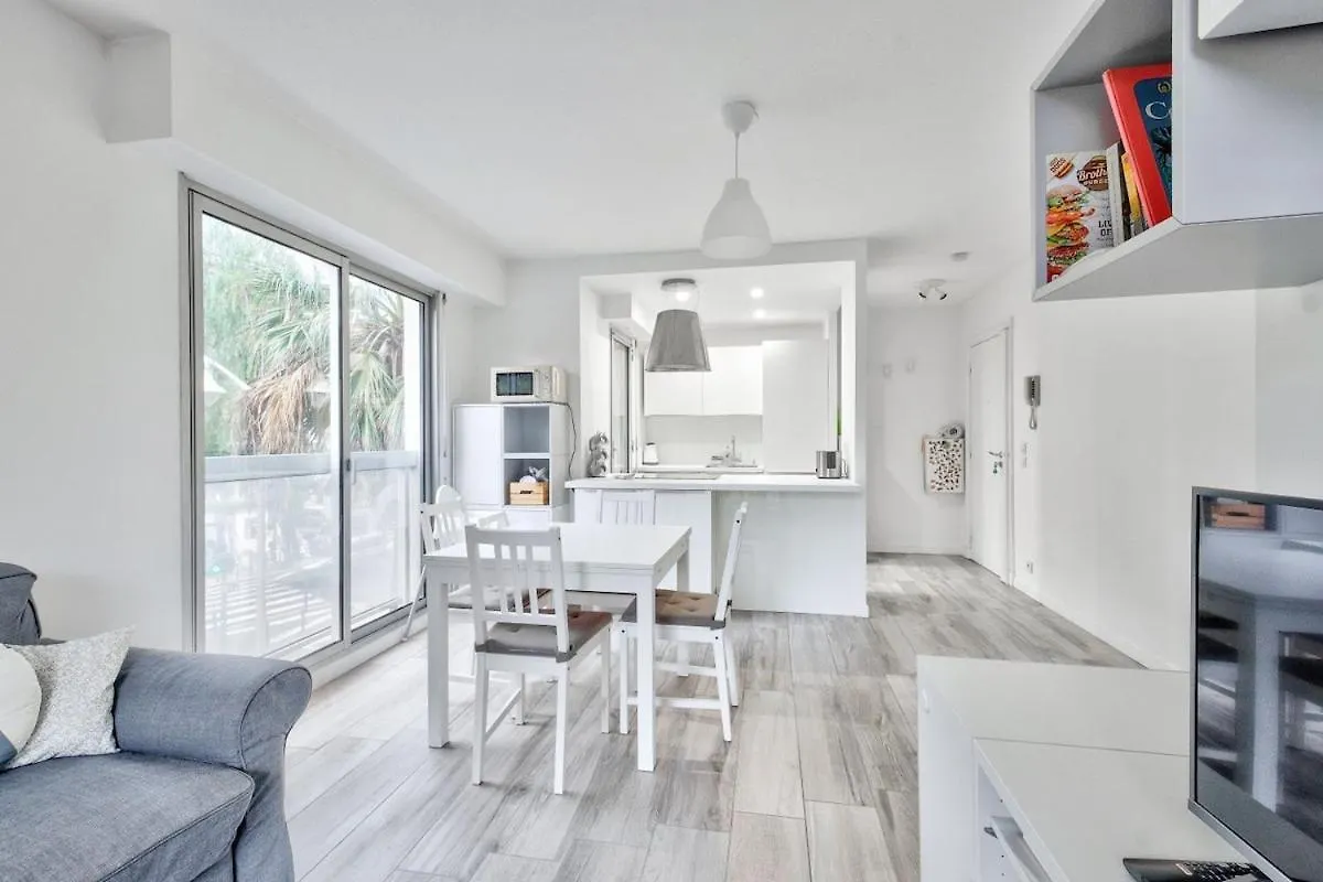 Flat With Balcony 15Min From Promenade Des Anglais Nice France