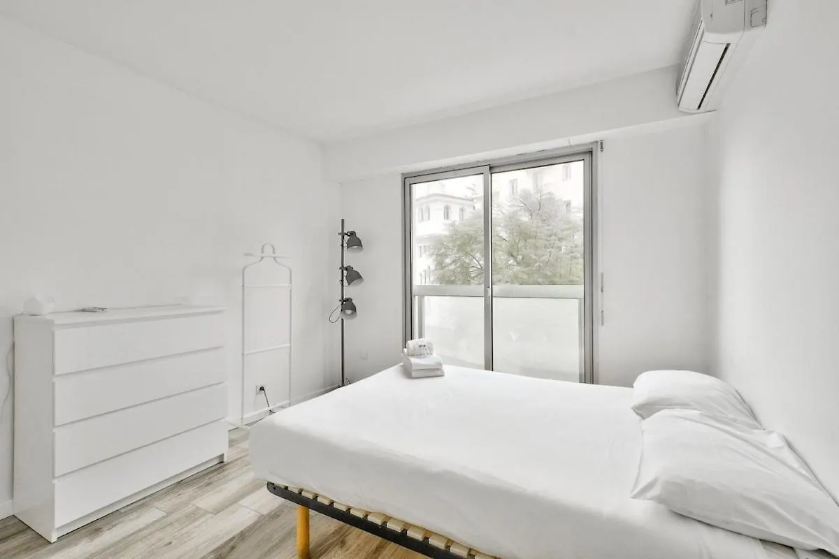 Apartment Flat With Balcony 15Min From Promenade Des Anglais Nice