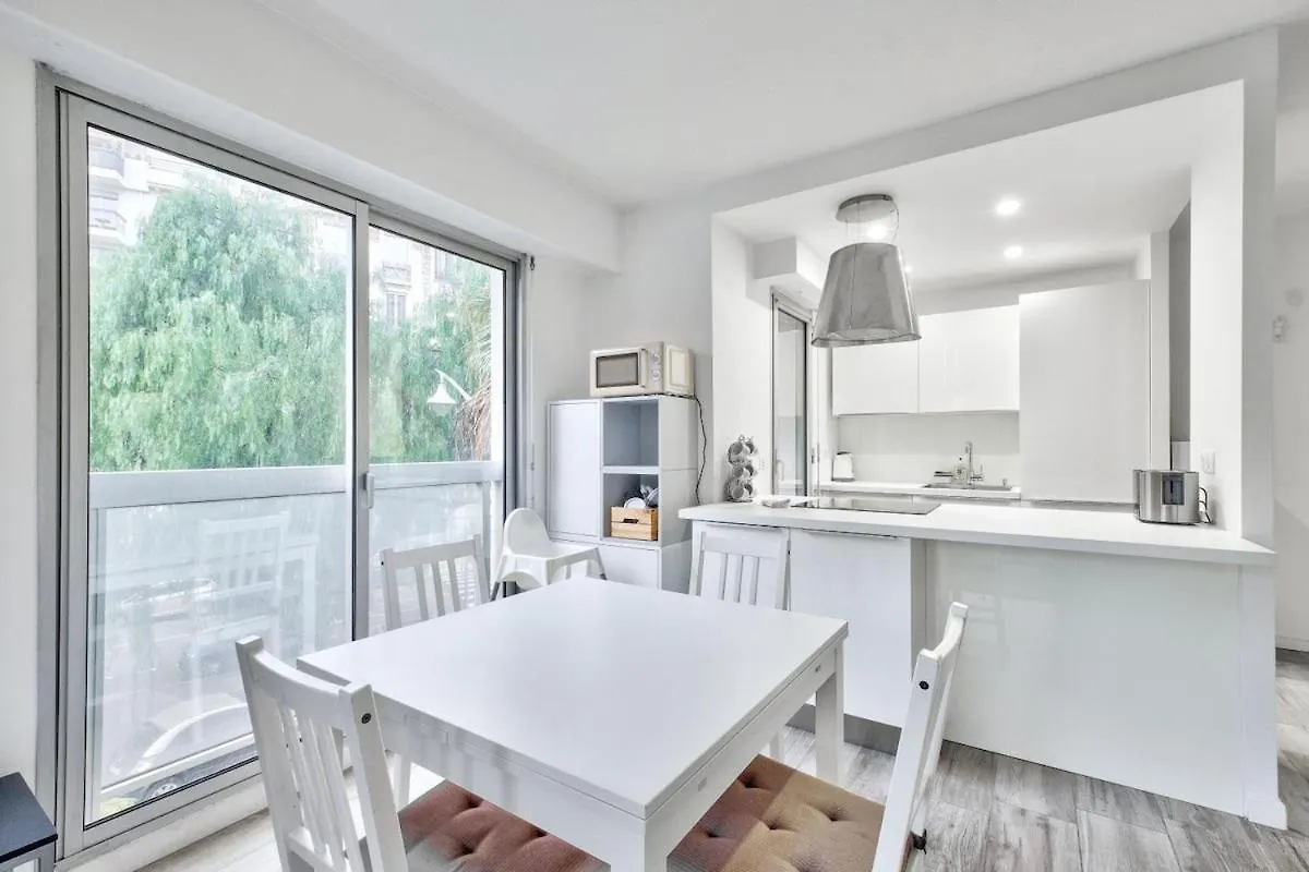 Flat With Balcony 15Min From Promenade Des Anglais Nice